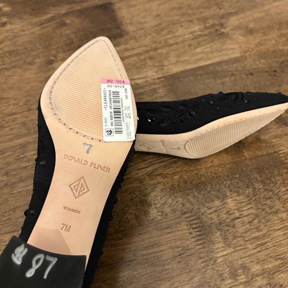 Donald Pliner Suzette Black Embellished Heels size 7 NWT - Picture 6 of 6